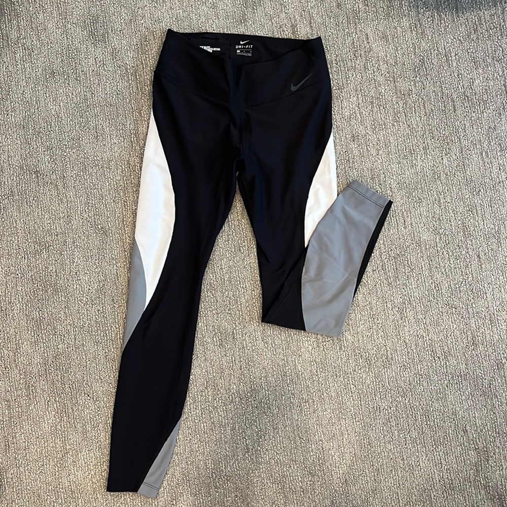 Medium Dri-Fit black and gray leggings by Nike